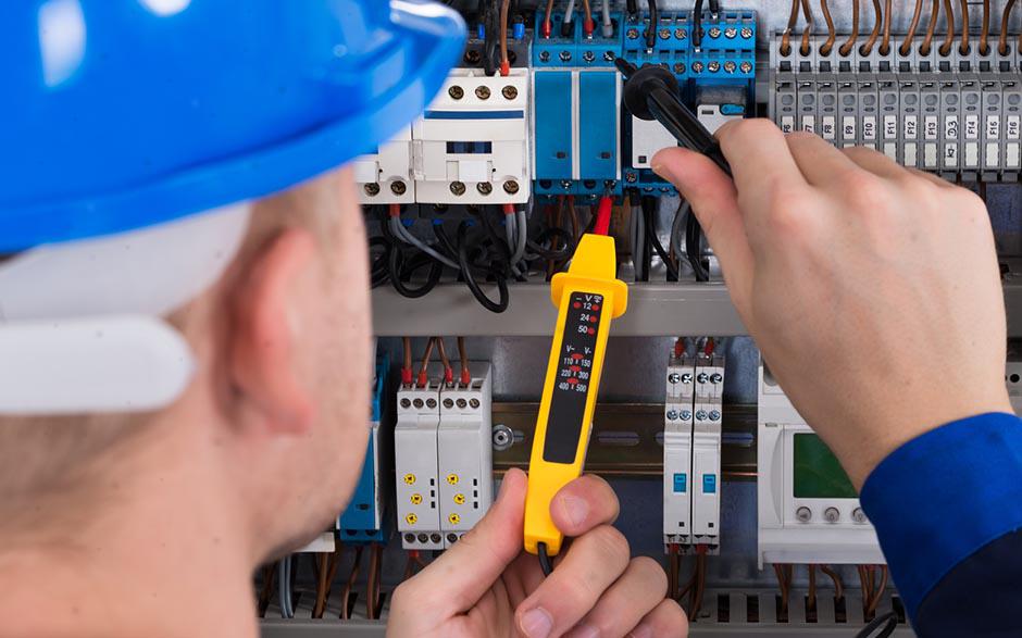 je recherche un électricien Paris 2